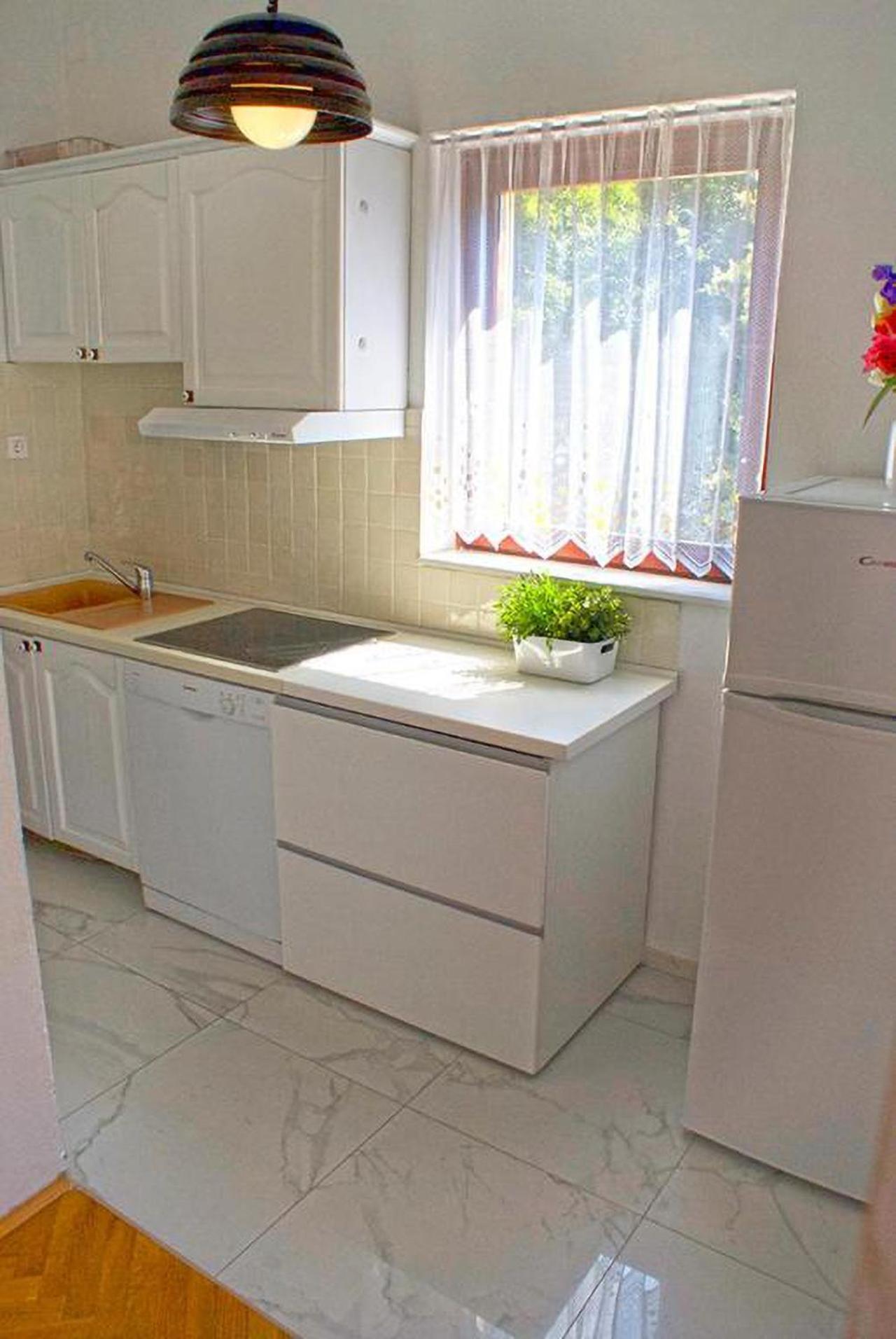 Apartmani Ribarica**** Karlobag Eksteriør billede